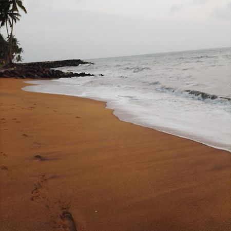Our Little Secret Hotell Kalutara Exteriör bild